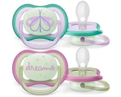 Set de dos chupetes ortodónticos Chikikitos de silicona con diseño ultra air que brilla en la oscuridad.
