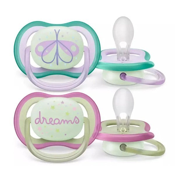 Set de dos chupetes ortodónticos Chikikitos de silicona con diseño que brilla en la oscuridad y ventilación ultra air.