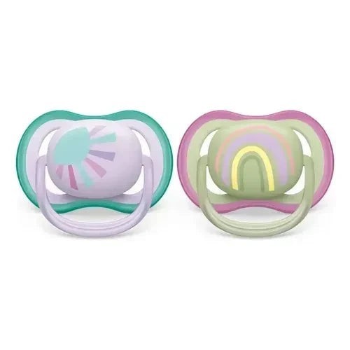 Set de dos chupetes ortodónticos Chikikitos con diseño de sol y arcoíris, silicona transpirable para bebé.